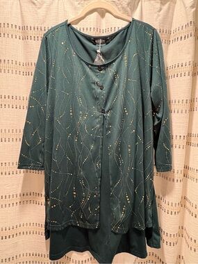 BloomChic Green Crewneck Top